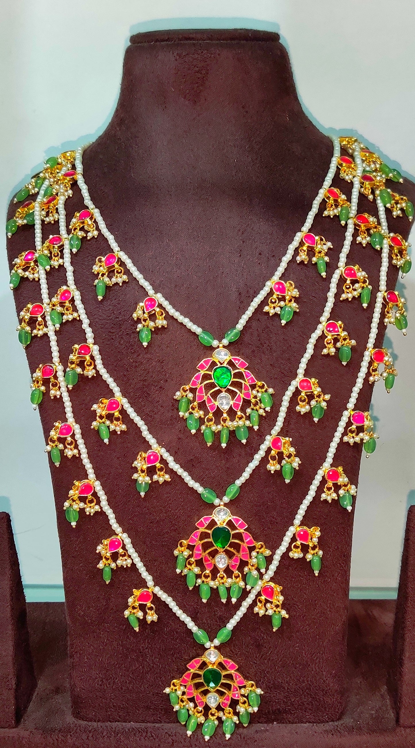 Jadhav Kundan Necklace with White Pearls and Mona Lisa Beads