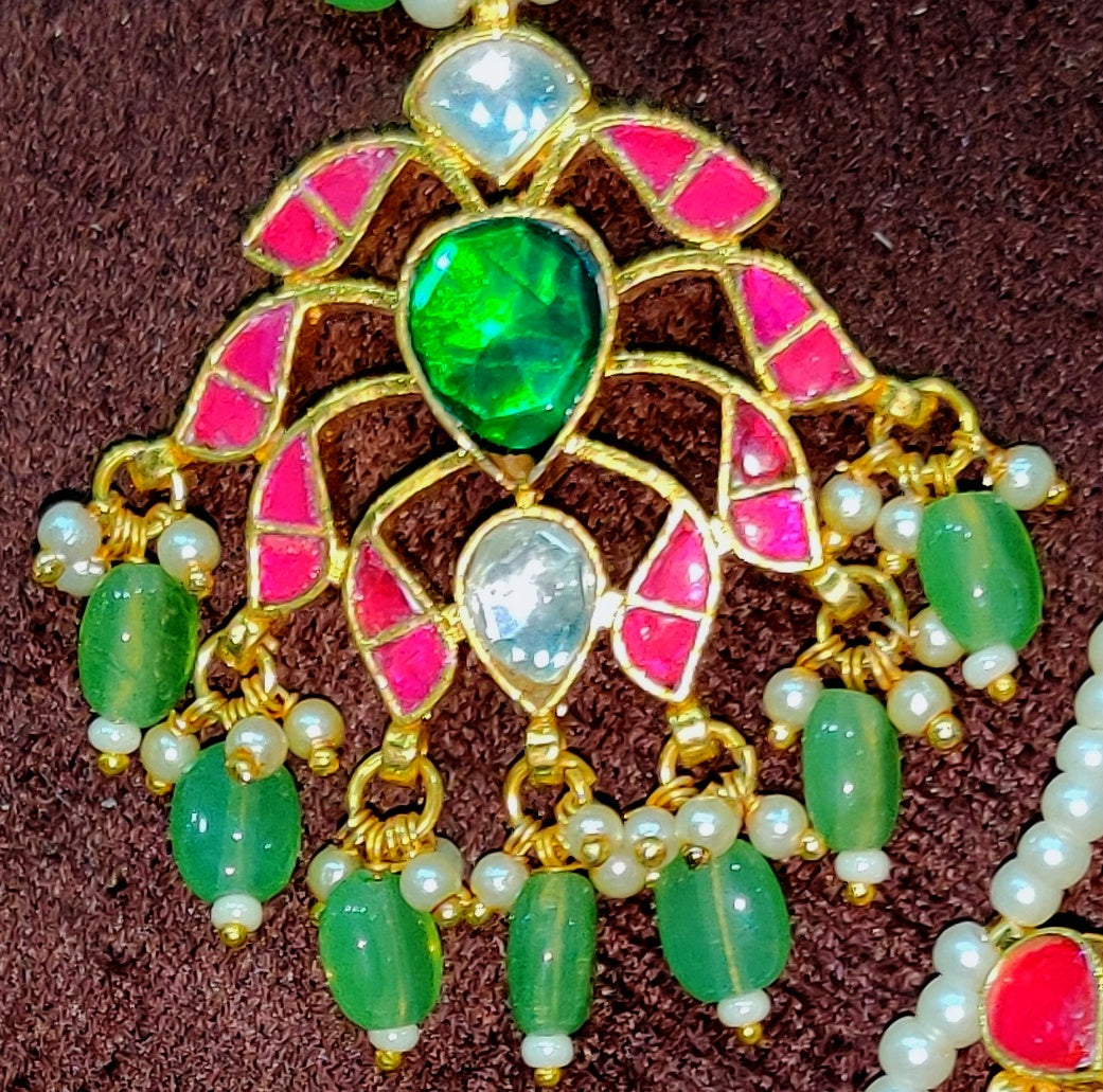 Jadhav Kundan Necklace with White Pearls and Mona Lisa Beads