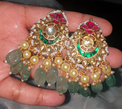 Jadhav Kundan Neckset with Onix Beads